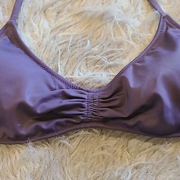 Victoria secret womens purple halter style swim suit top with gathered middle - Picture 2 of 5
